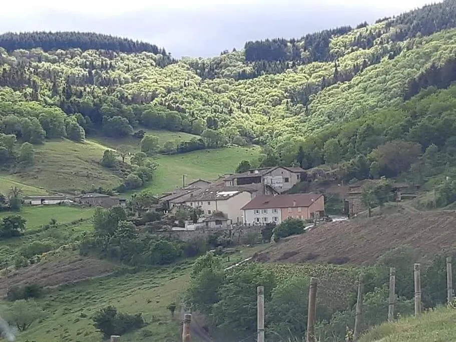 Chambre Avec Cuisine, Vue Et Piscine Privee Au Coeur Du Beaujolais Blacé