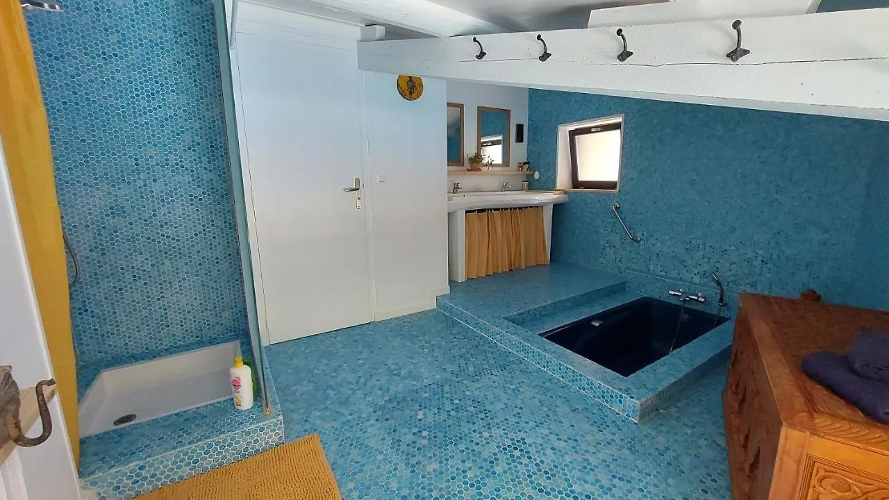 Chambre Avec Cuisine, Vue Et Piscine Privee Au Coeur Du Beaujolais Blace 0*,